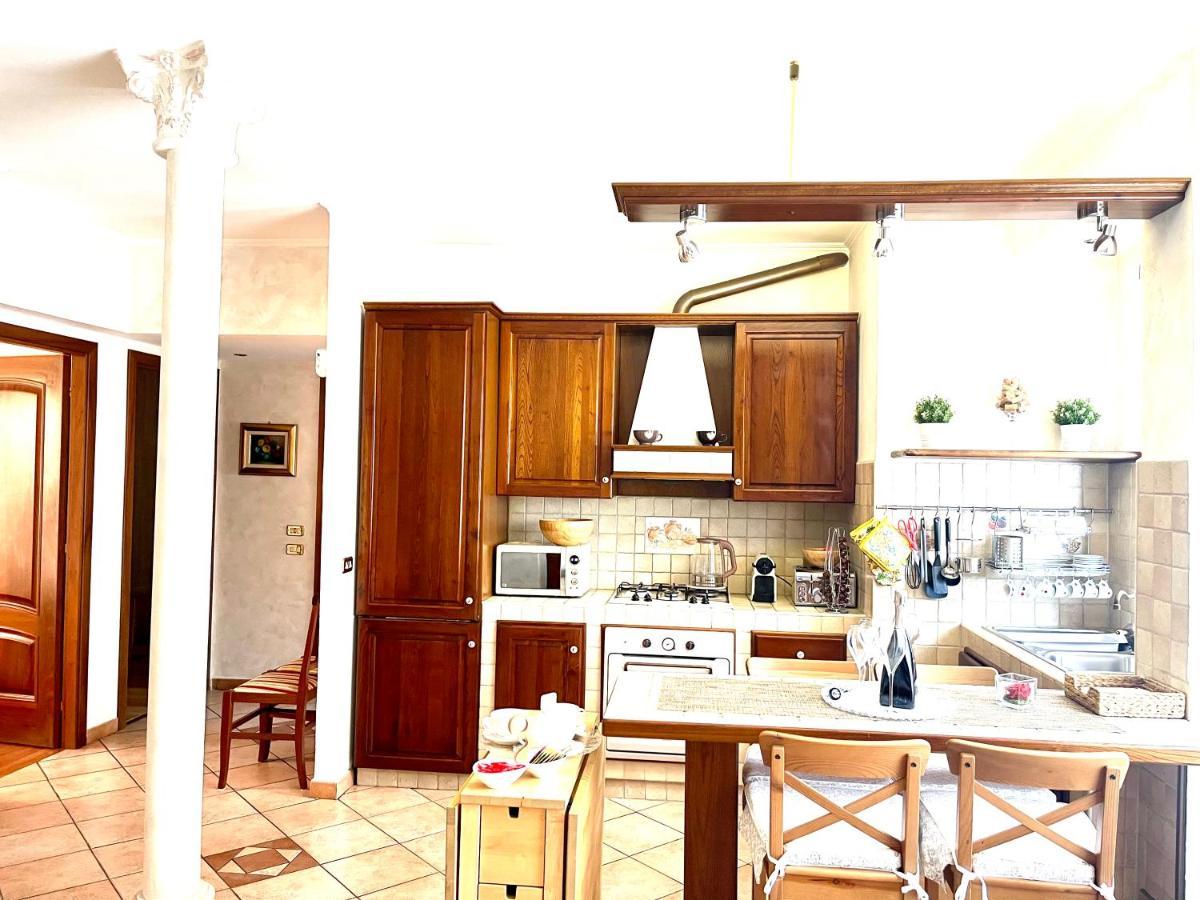 Charming House Rom